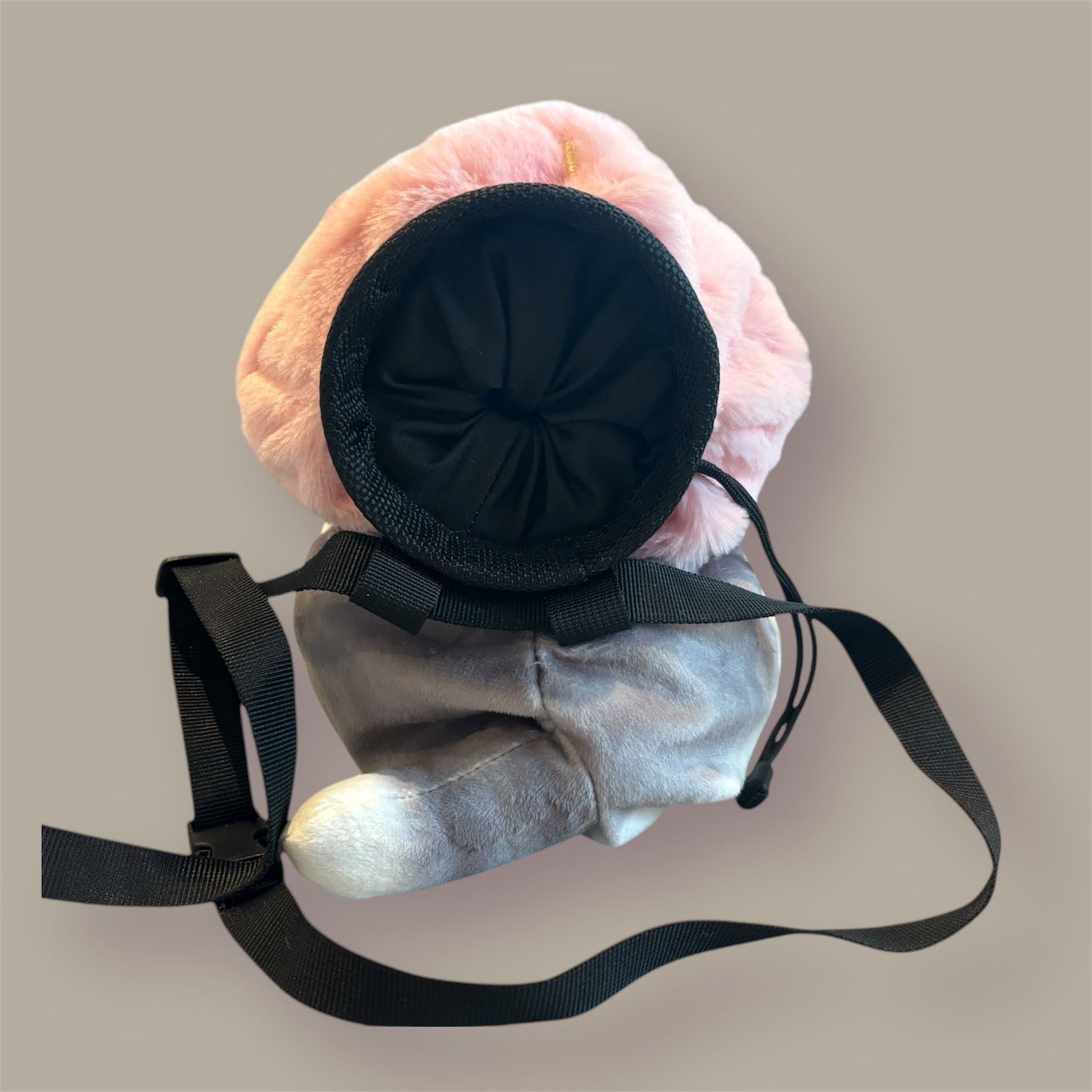 Mofusand Cat Strawberry chalk bag